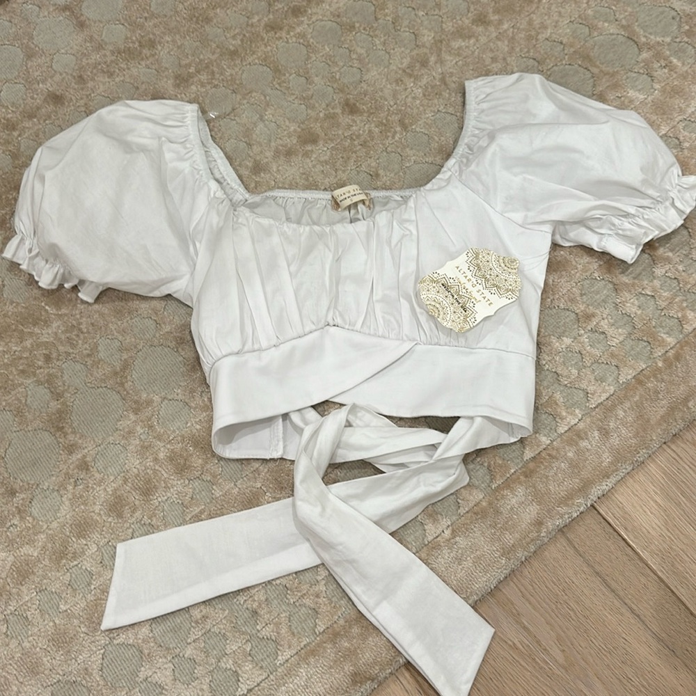 Altard State White Puff Sleeve Tie Back Crop Top! NWT! No stains!🤍